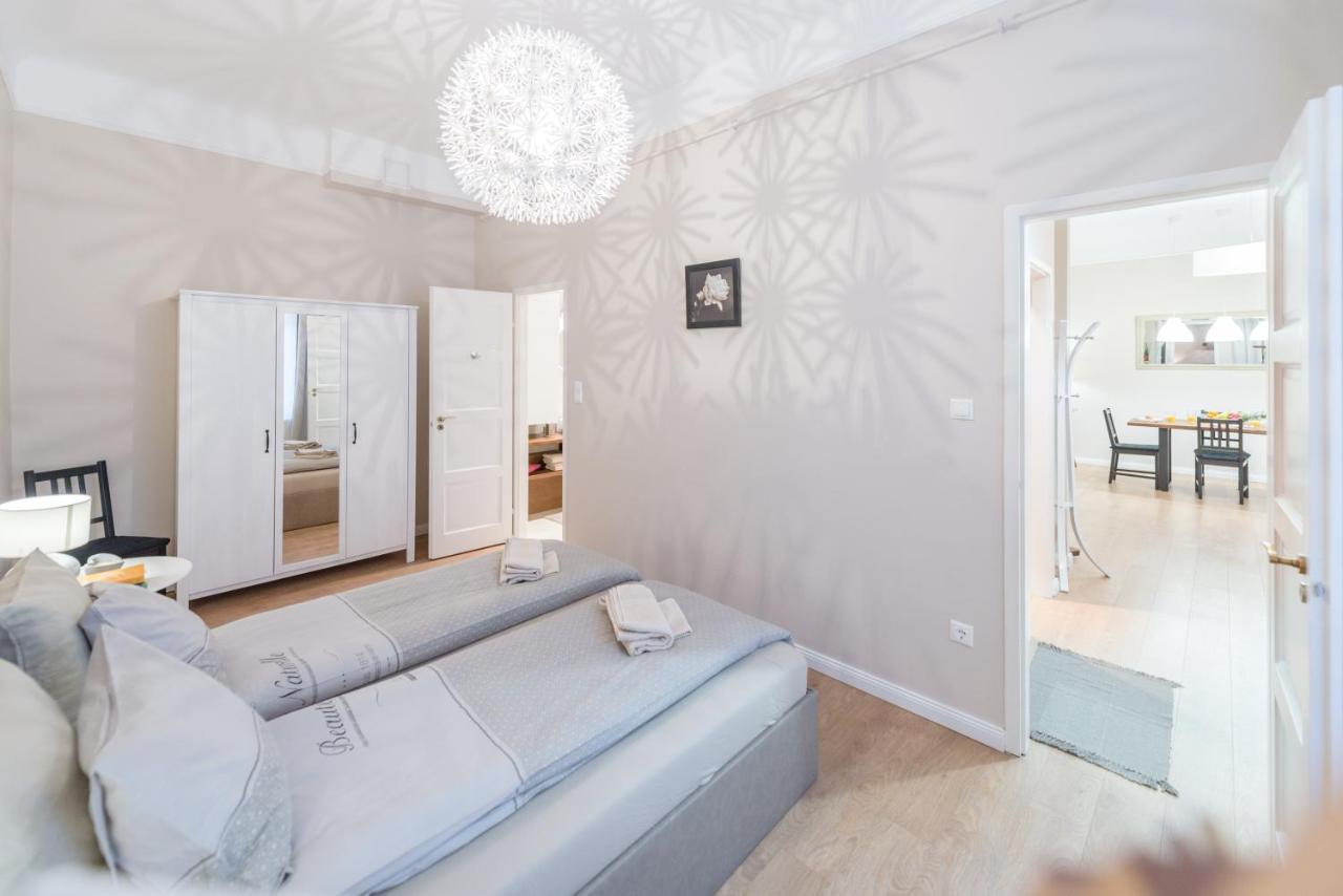 Apartmán Downtown Heart 3 Bdr, 2 Bath, A/C Budapešť Exteriér fotografie