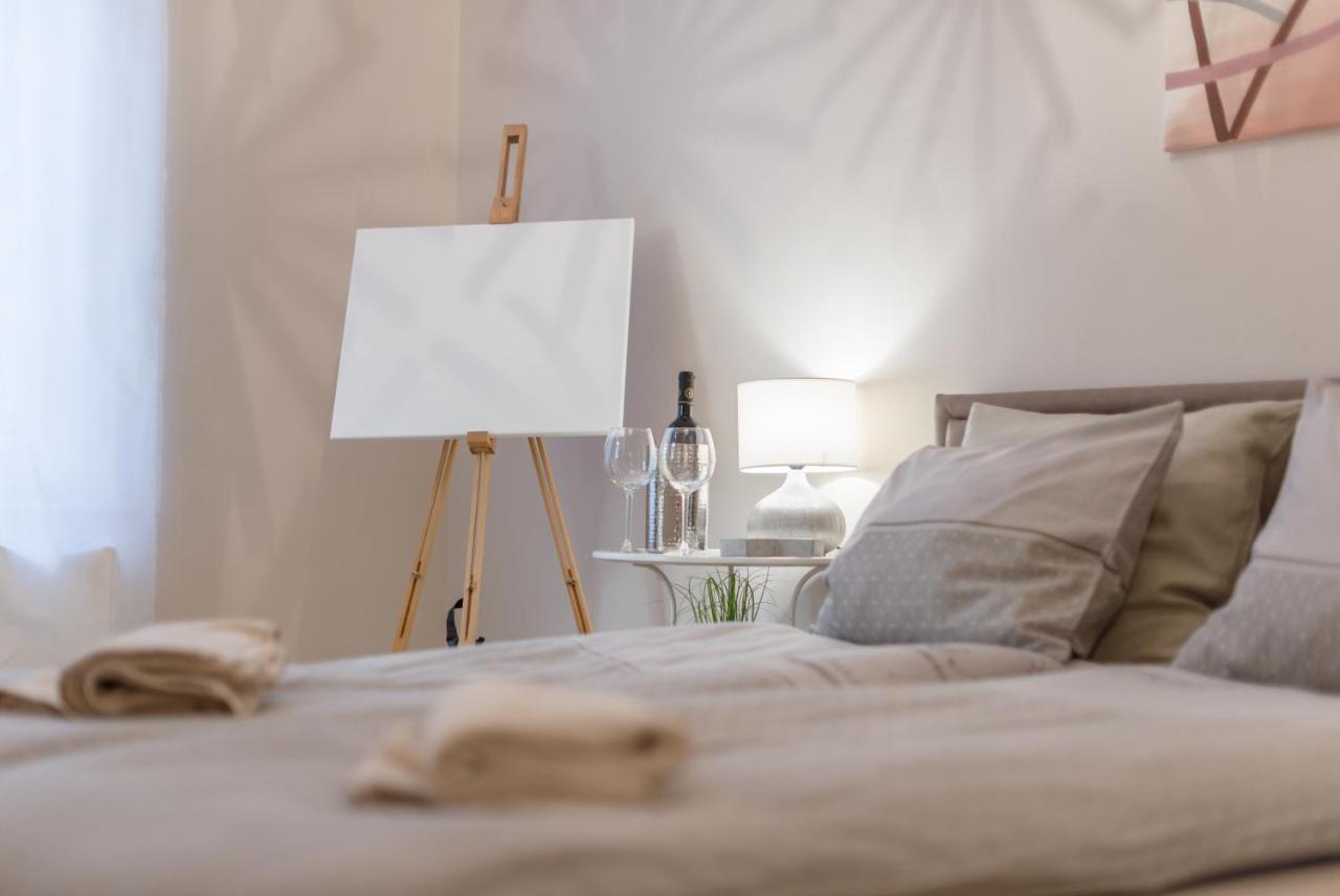 Apartmán Downtown Heart 3 Bdr, 2 Bath, A/C Budapešť Exteriér fotografie