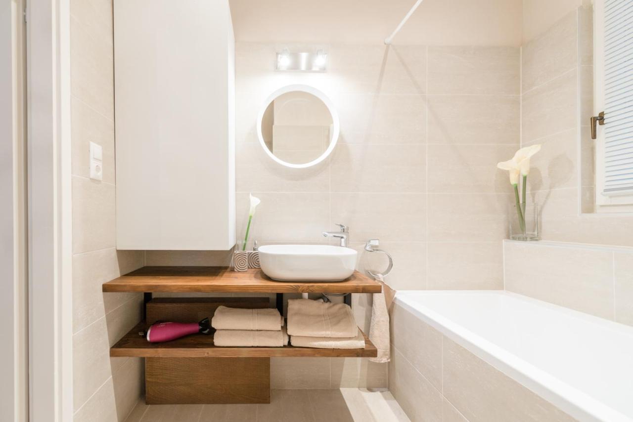 Apartmán Downtown Heart 3 Bdr, 2 Bath, A/C Budapešť Exteriér fotografie