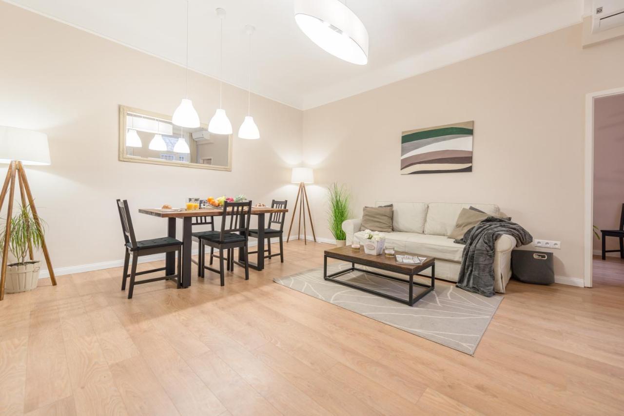 Apartmán Downtown Heart 3 Bdr, 2 Bath, A/C Budapešť Exteriér fotografie