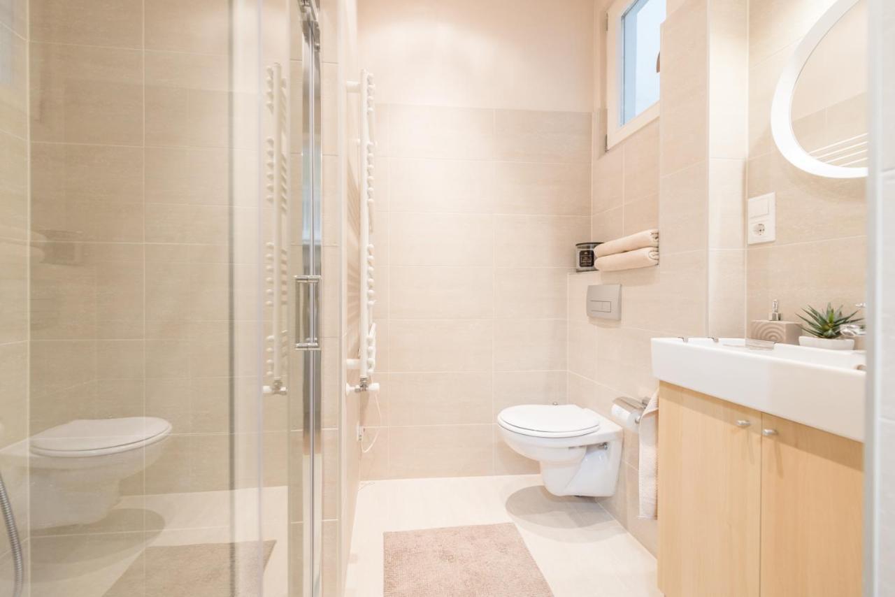 Apartmán Downtown Heart 3 Bdr, 2 Bath, A/C Budapešť Exteriér fotografie