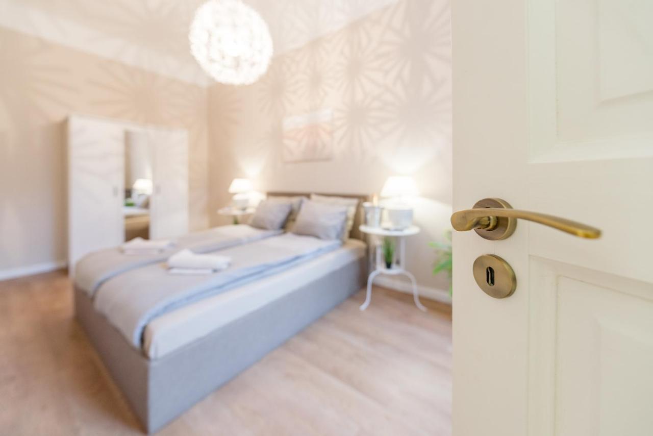 Apartmán Downtown Heart 3 Bdr, 2 Bath, A/C Budapešť Exteriér fotografie